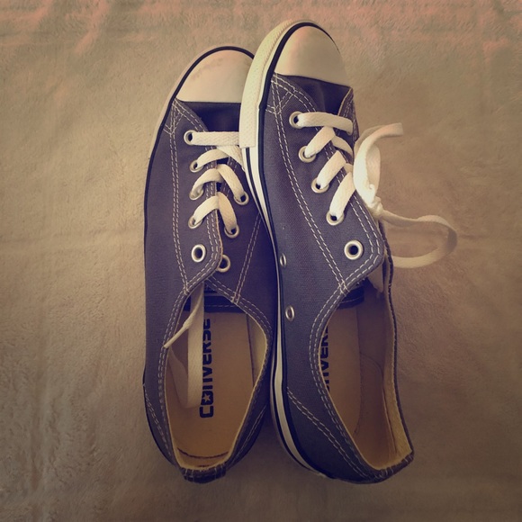 Blue and white Converses - Picture 1 of 3